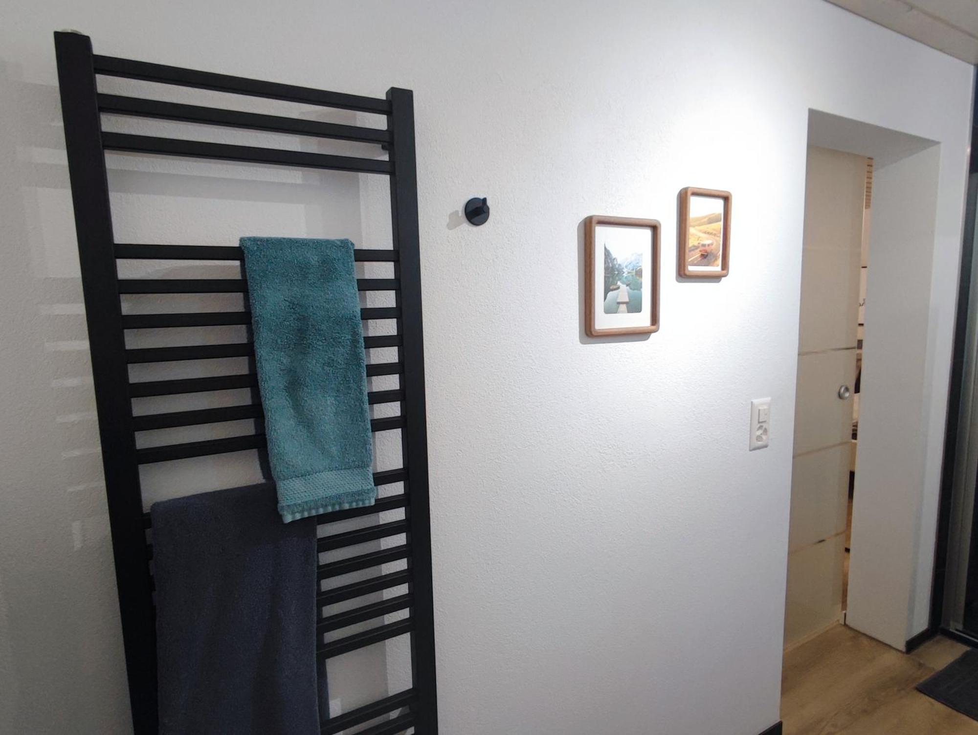 Kleine Auszeit - 2-Zimmer Ferienwohnung Spiez Extérieur photo
